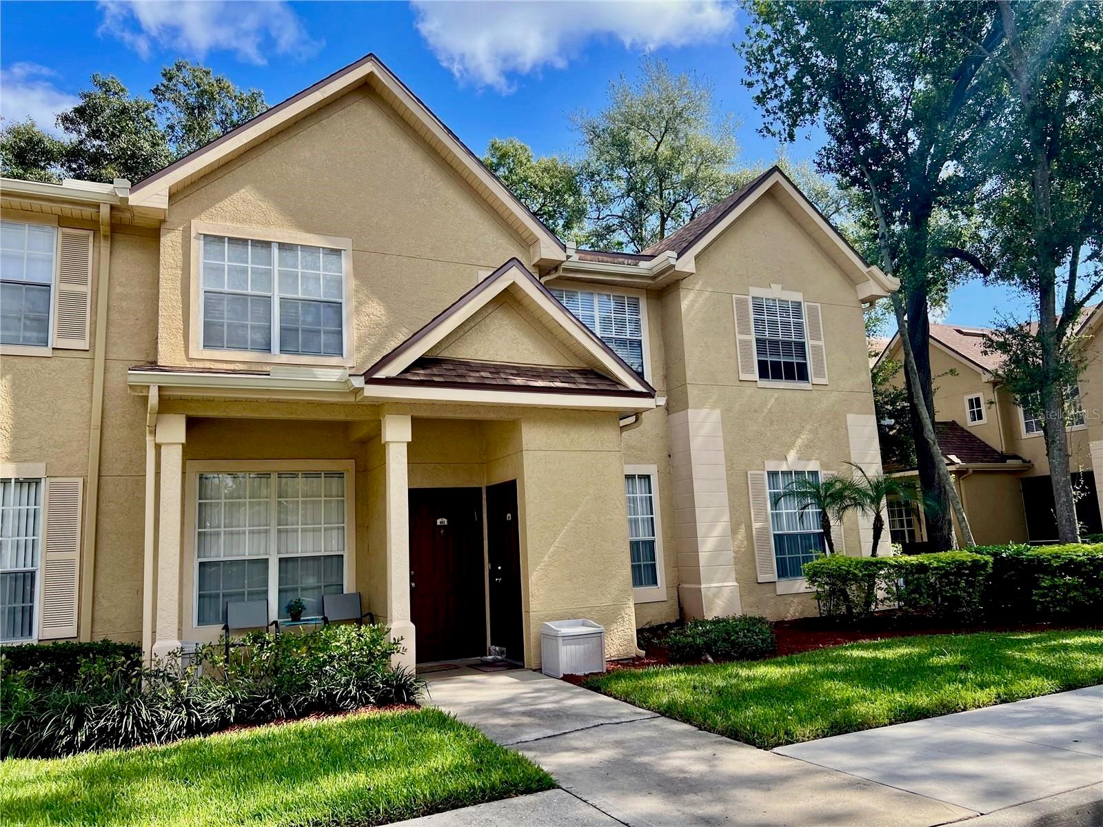 CRESCENT PLACE AT LAKE LOTUS CONDO - Residential