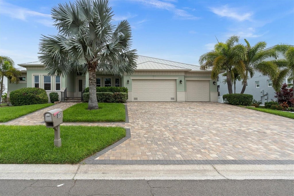 Photo of 811 Birdie Way, Apollo Beach, FL 33572 (MLS # W7886580)