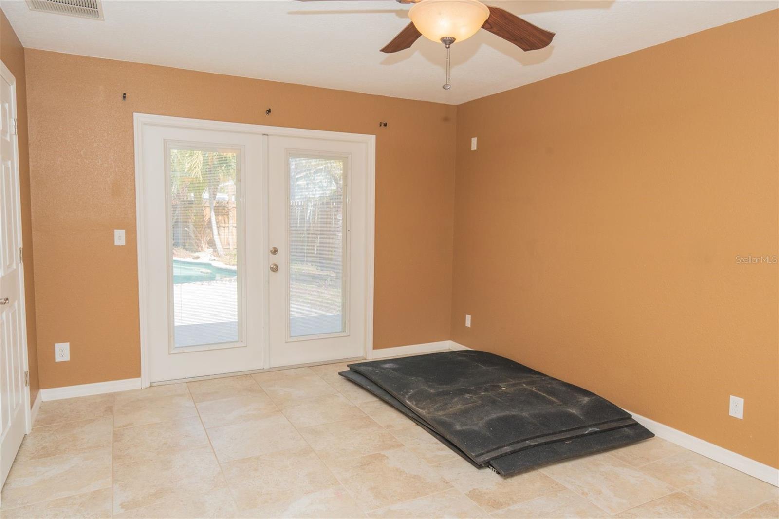 NORTH ST PETERSBURG - Residential