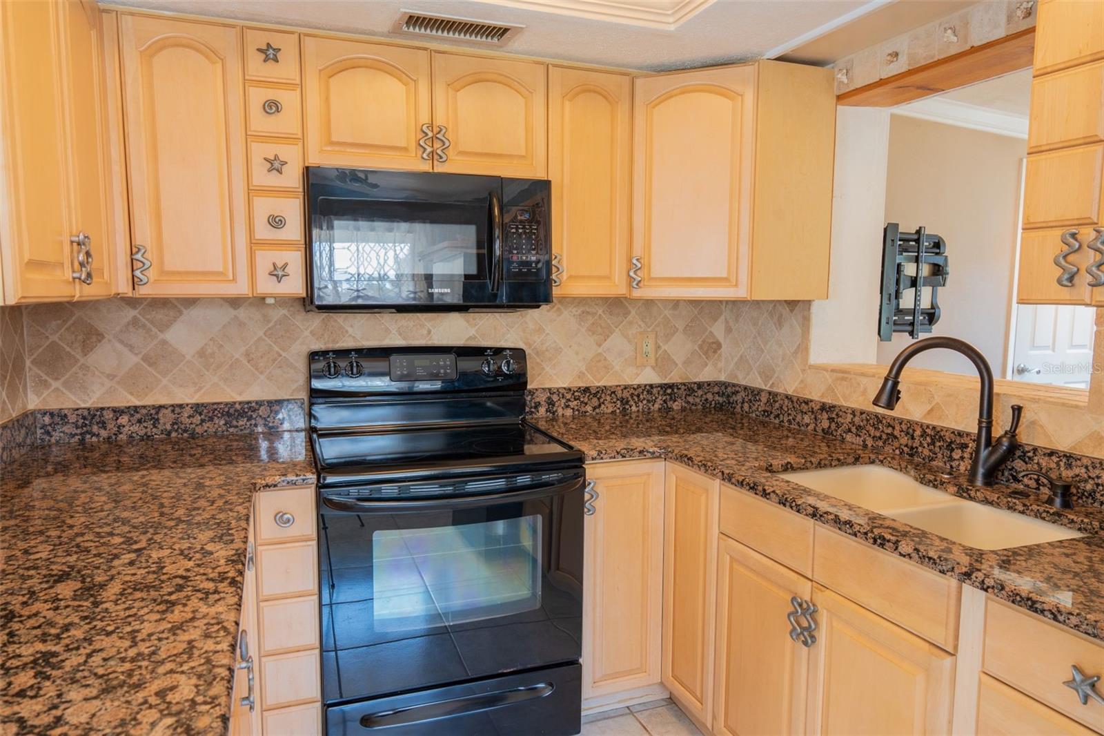 NORTH ST PETERSBURG - Residential