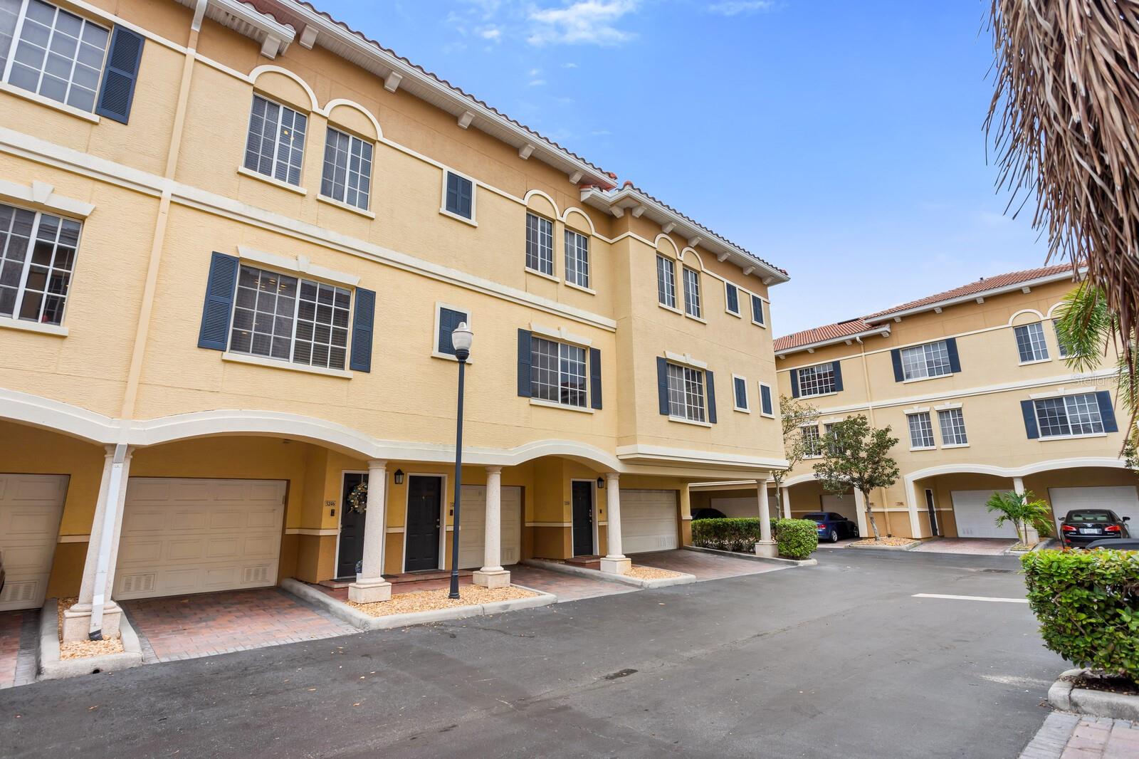 CORDOBA AT BEACH PARK A CONDOM - Residential