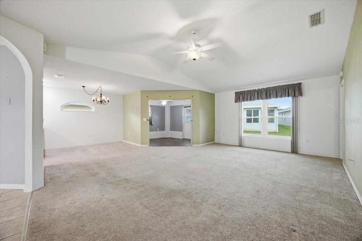 686 PARADISE POINT