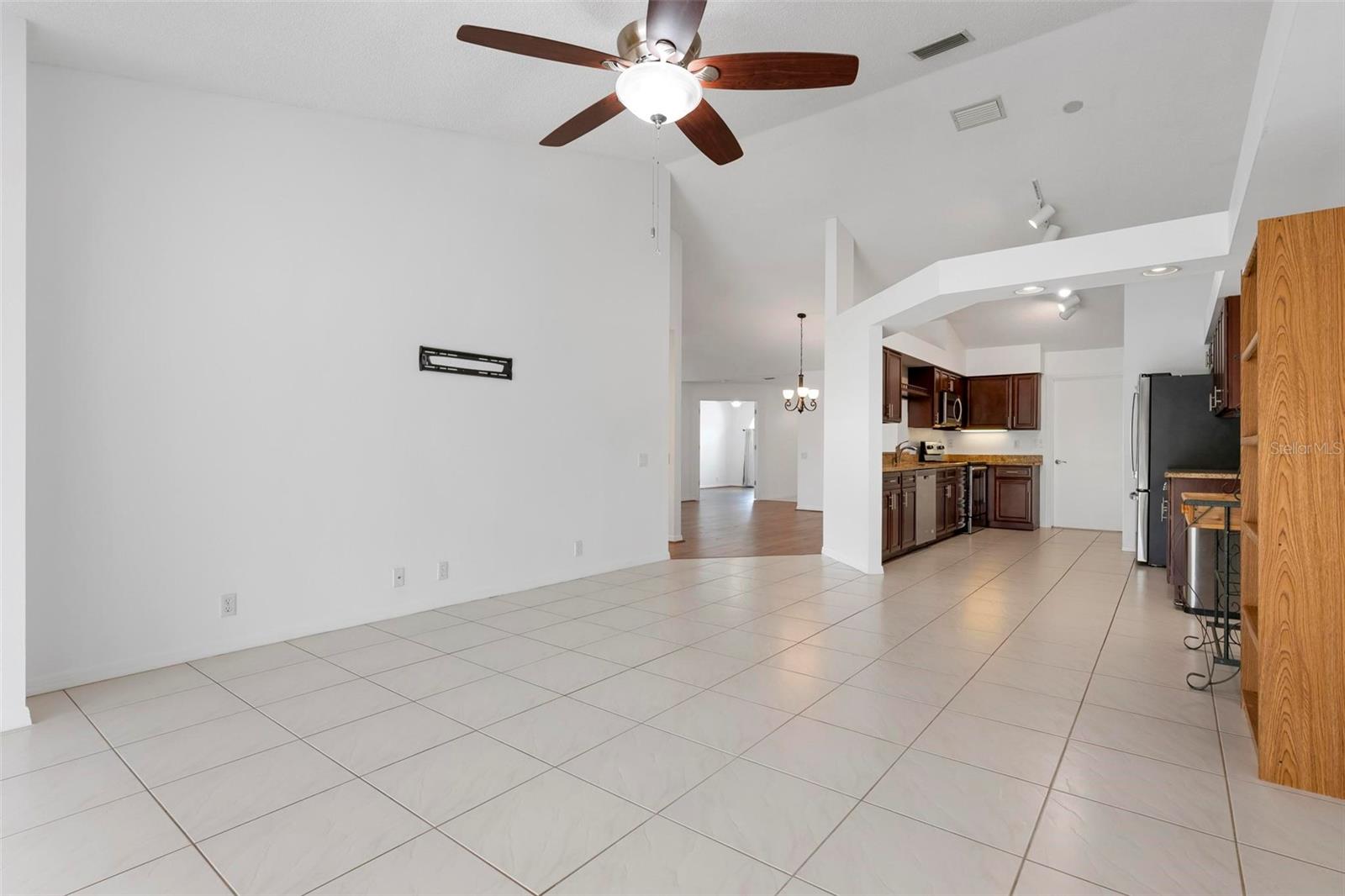 CRESTWOOD VILLAGE OF SARA 2 - Residential