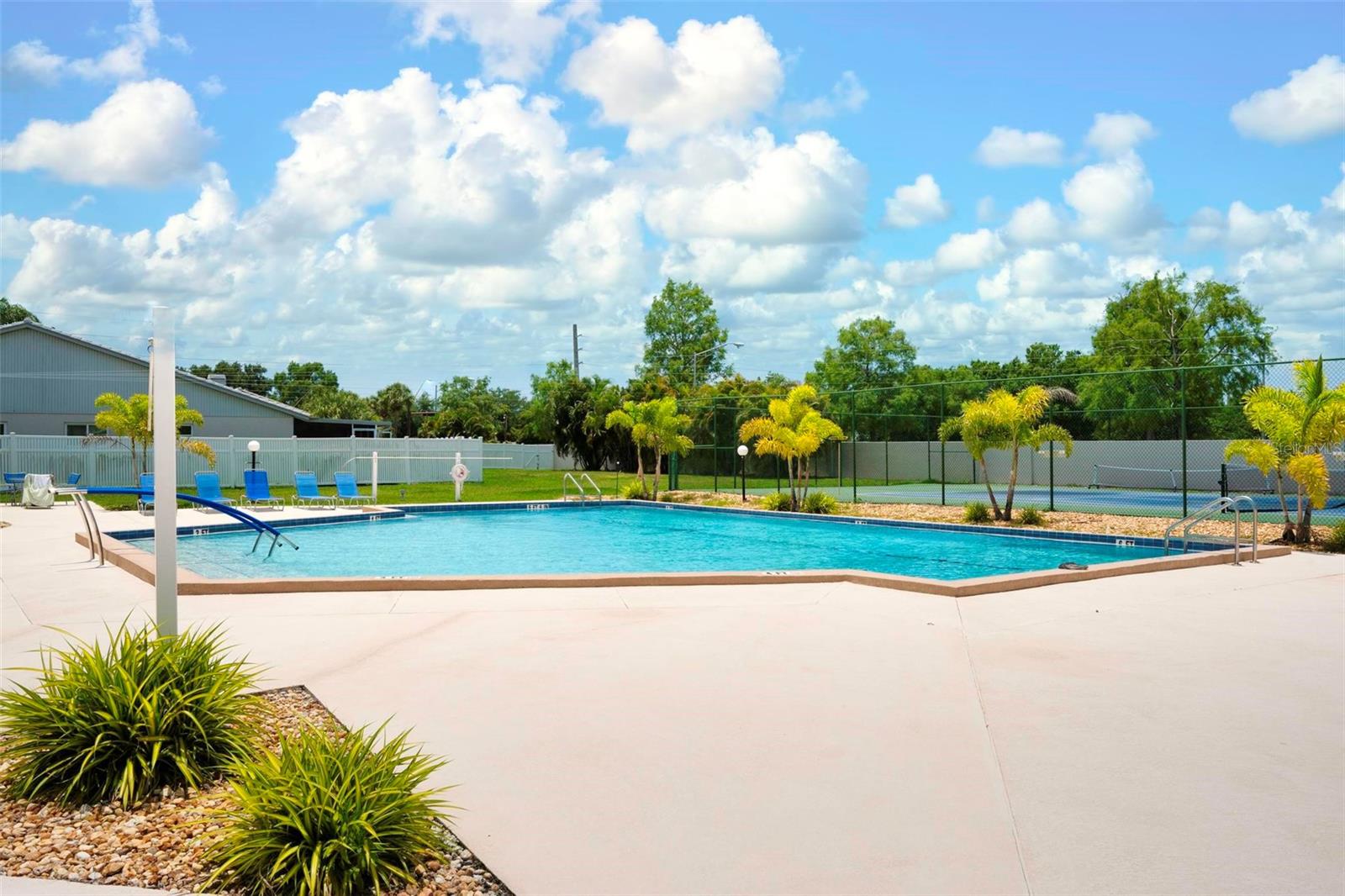 CRESTWOOD VILLAGE OF SARA 2 - Residential
