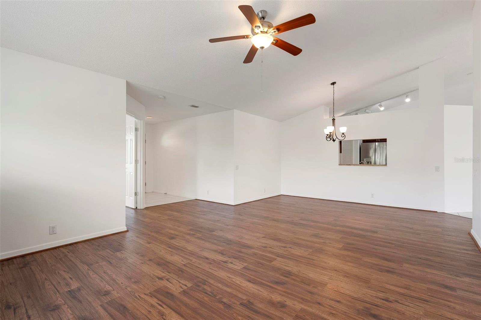 CRESTWOOD VILLAGE OF SARA 2 - Residential