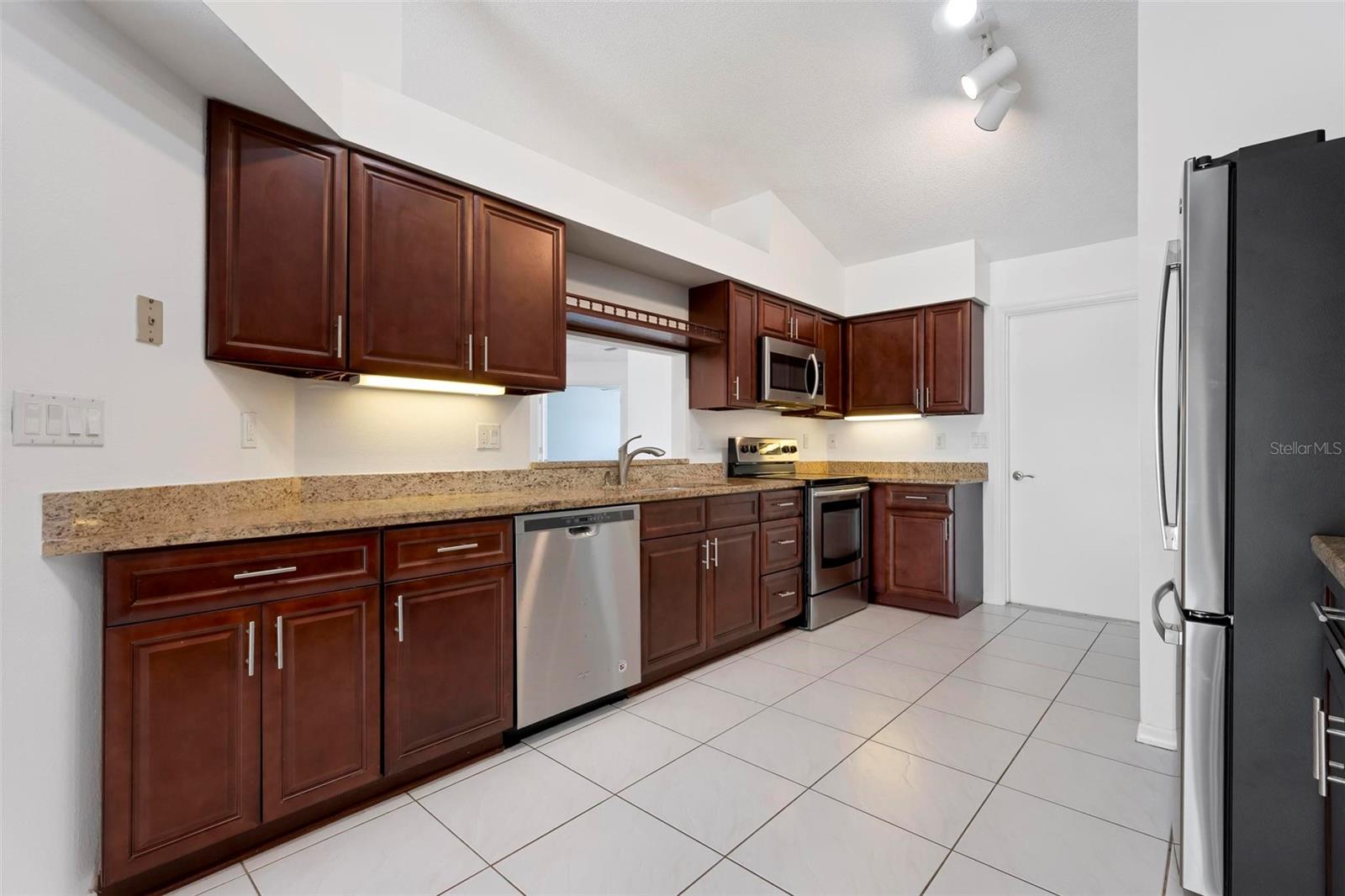 CRESTWOOD VILLAGE OF SARA 2 - Residential