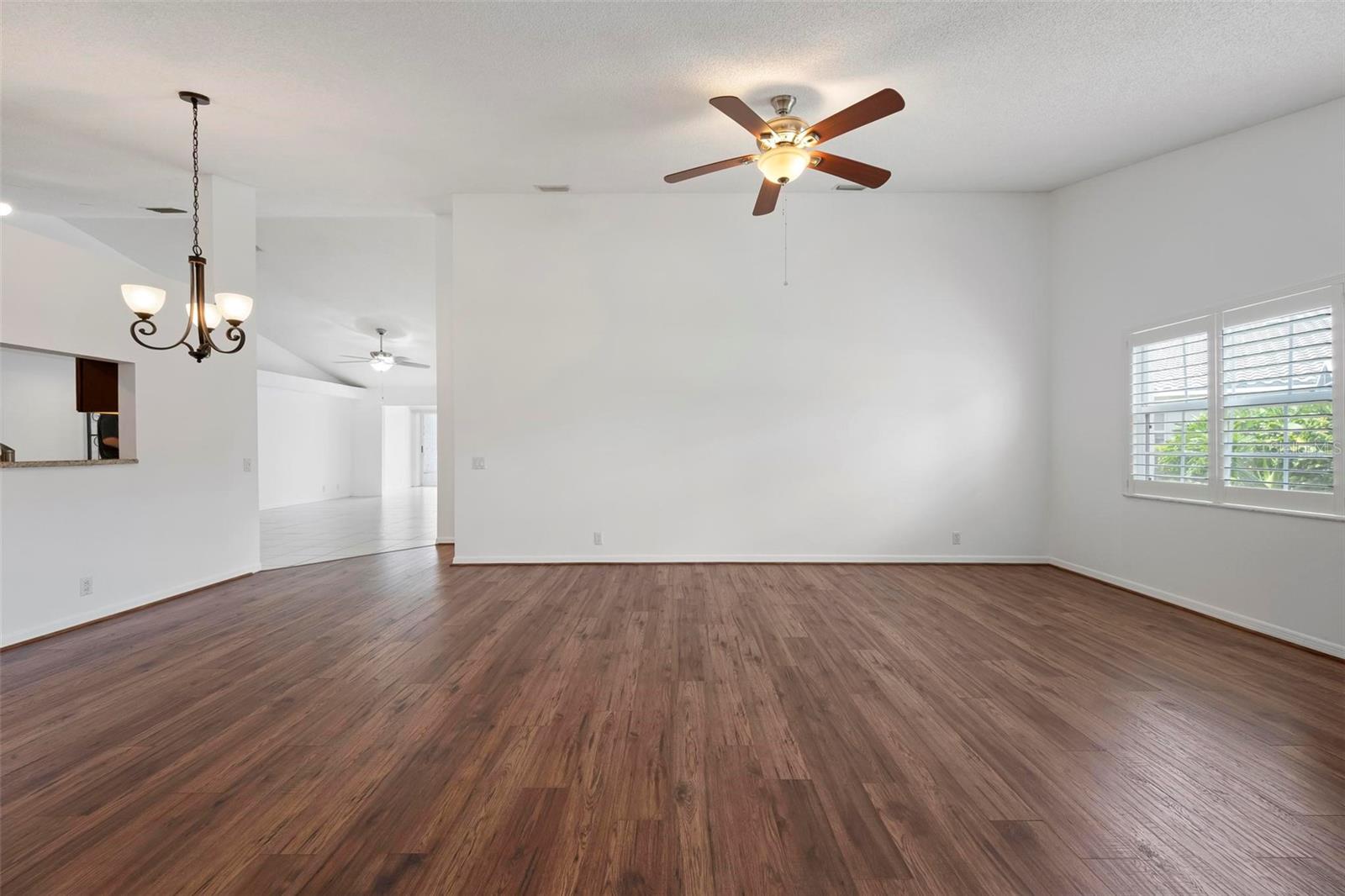 CRESTWOOD VILLAGE OF SARA 2 - Residential
