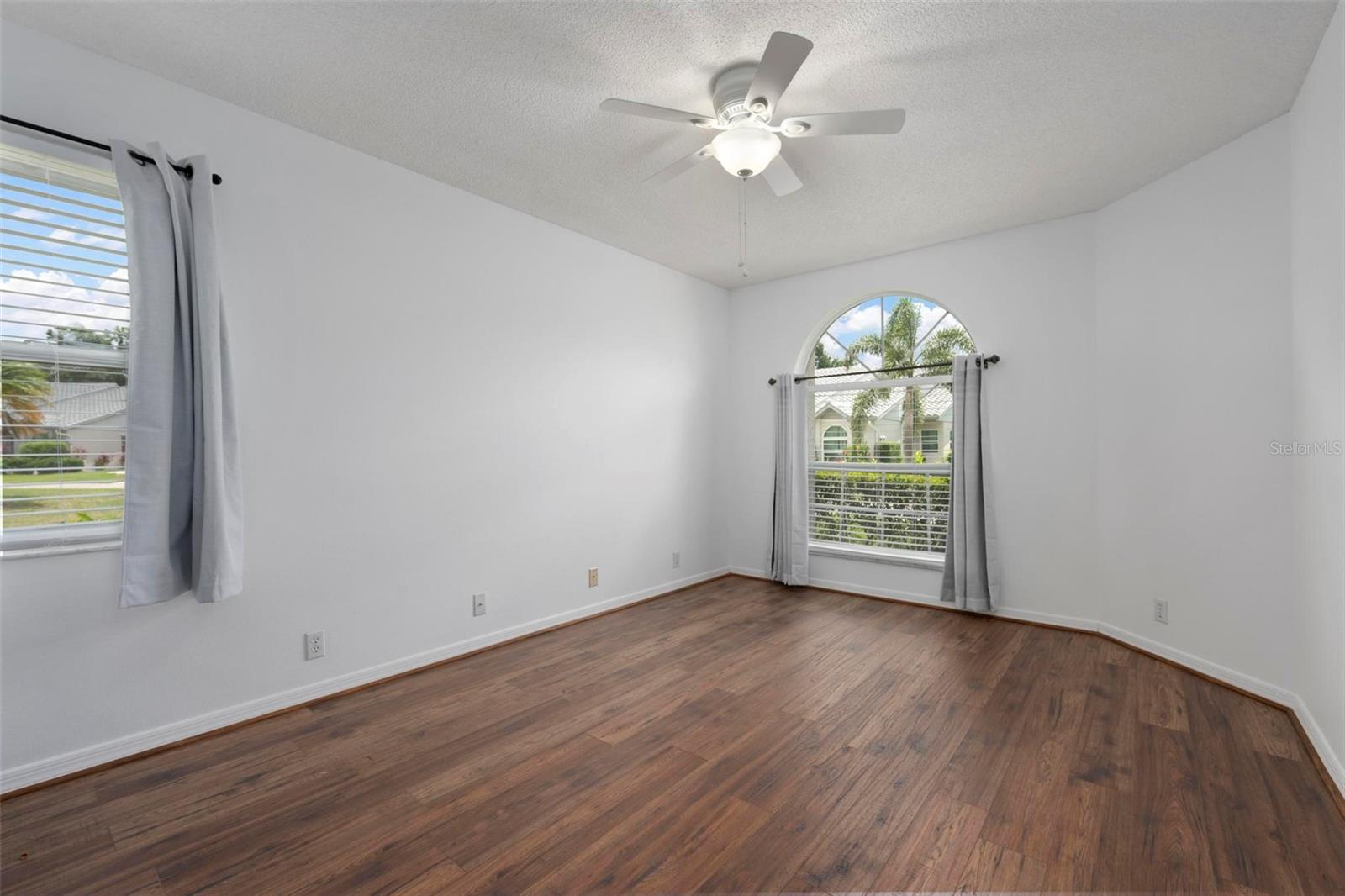 CRESTWOOD VILLAGE OF SARA 2 - Residential