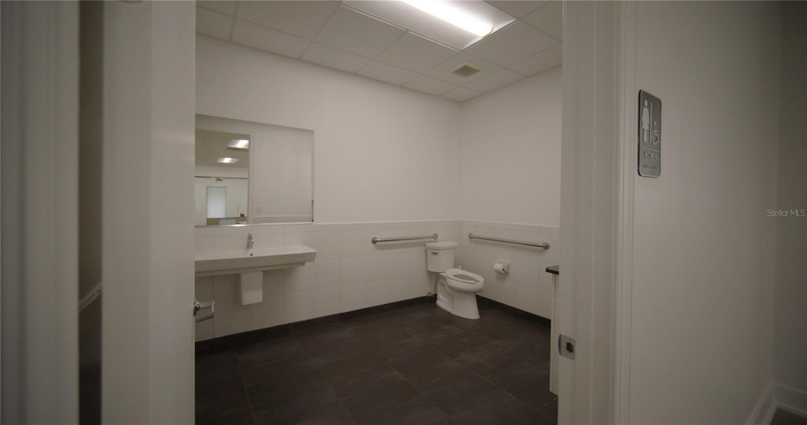 BELVEDERE PARK - Commercial Sale