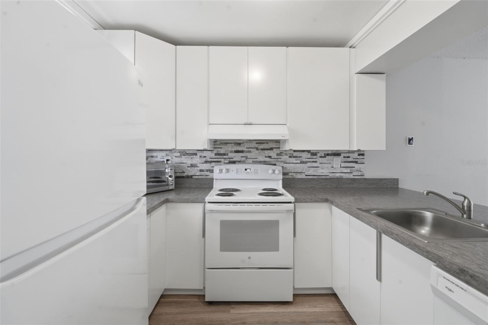 100 E KENTUCKY AVENUE H106