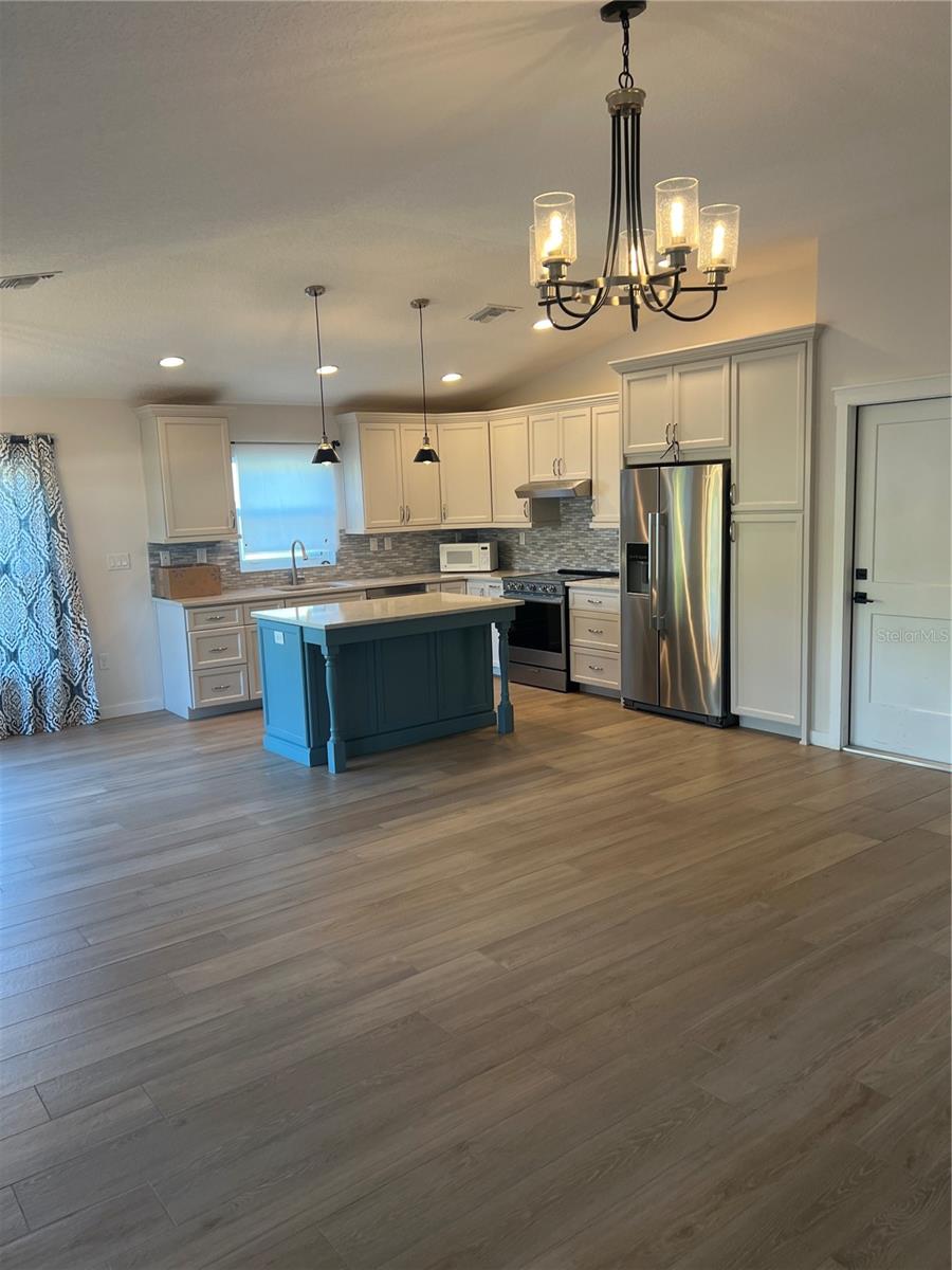 PLANTATION ESTATES UNIT 31 - Residential Lease