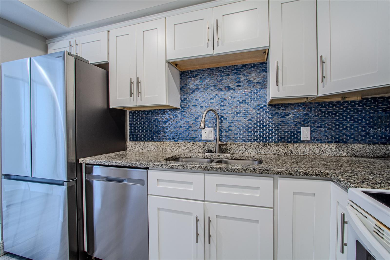 4610 W GRAY STREET 209