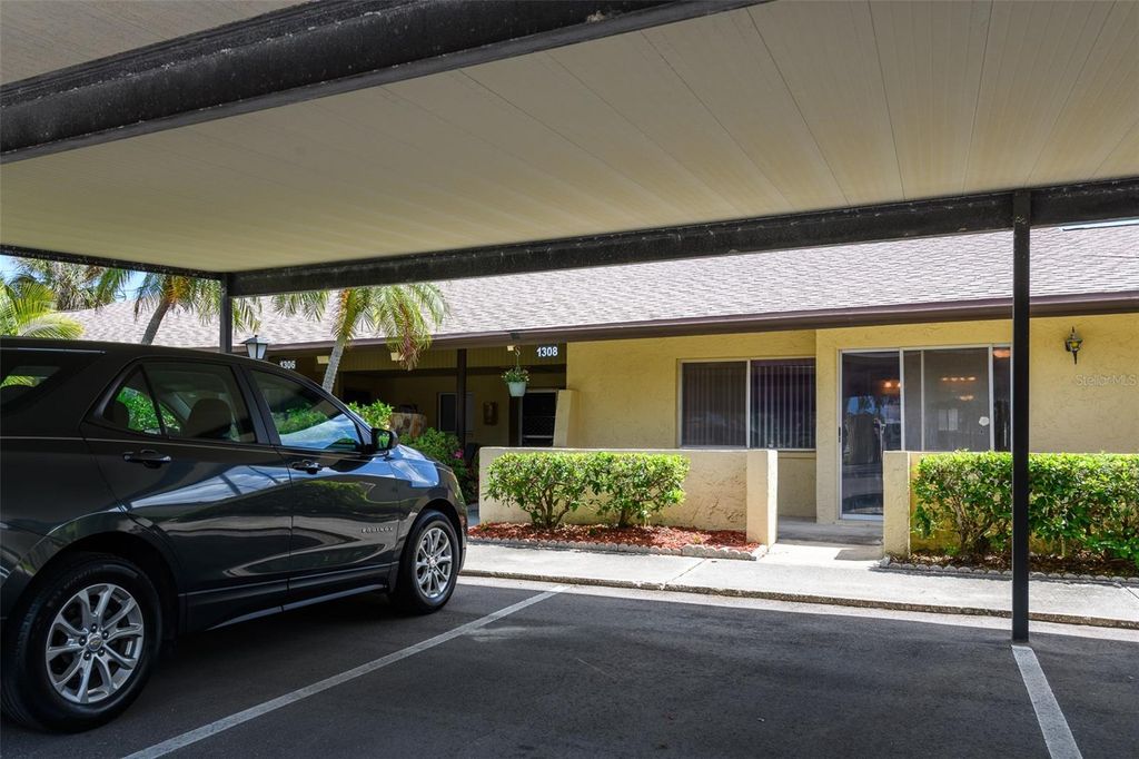 Photo of 1308 13th Circle SE, Largo, FL 33771 (MLS # TB8495908)