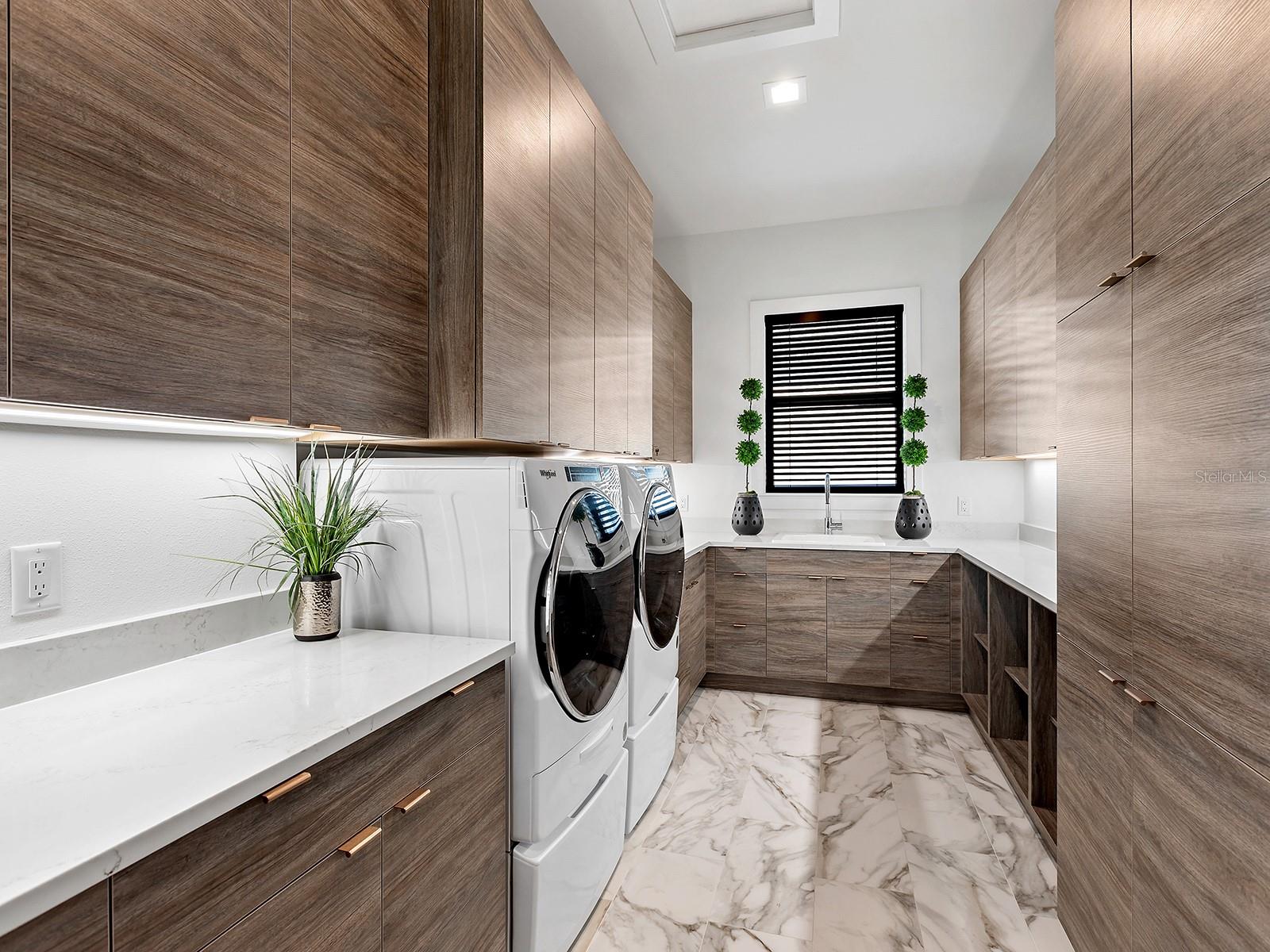 LAKEHOUSE COVE/WATERSIDE PH 5 - Residential