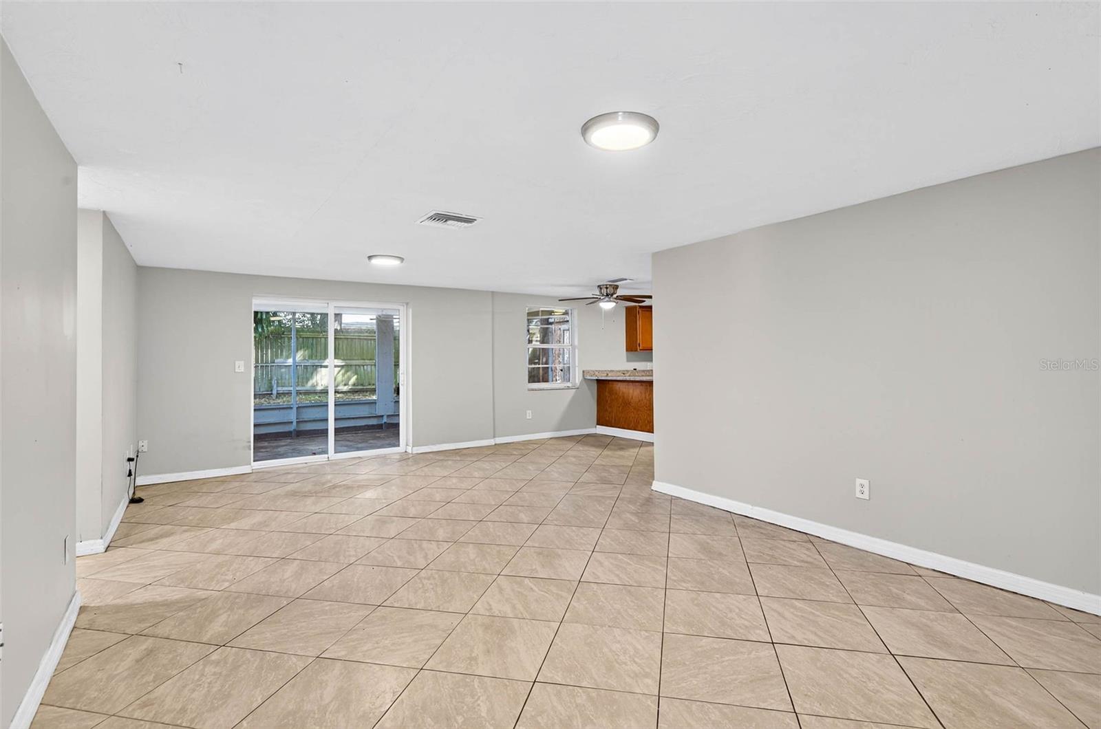 HOLIDAY GARDENS ESTATES - Residential Lease