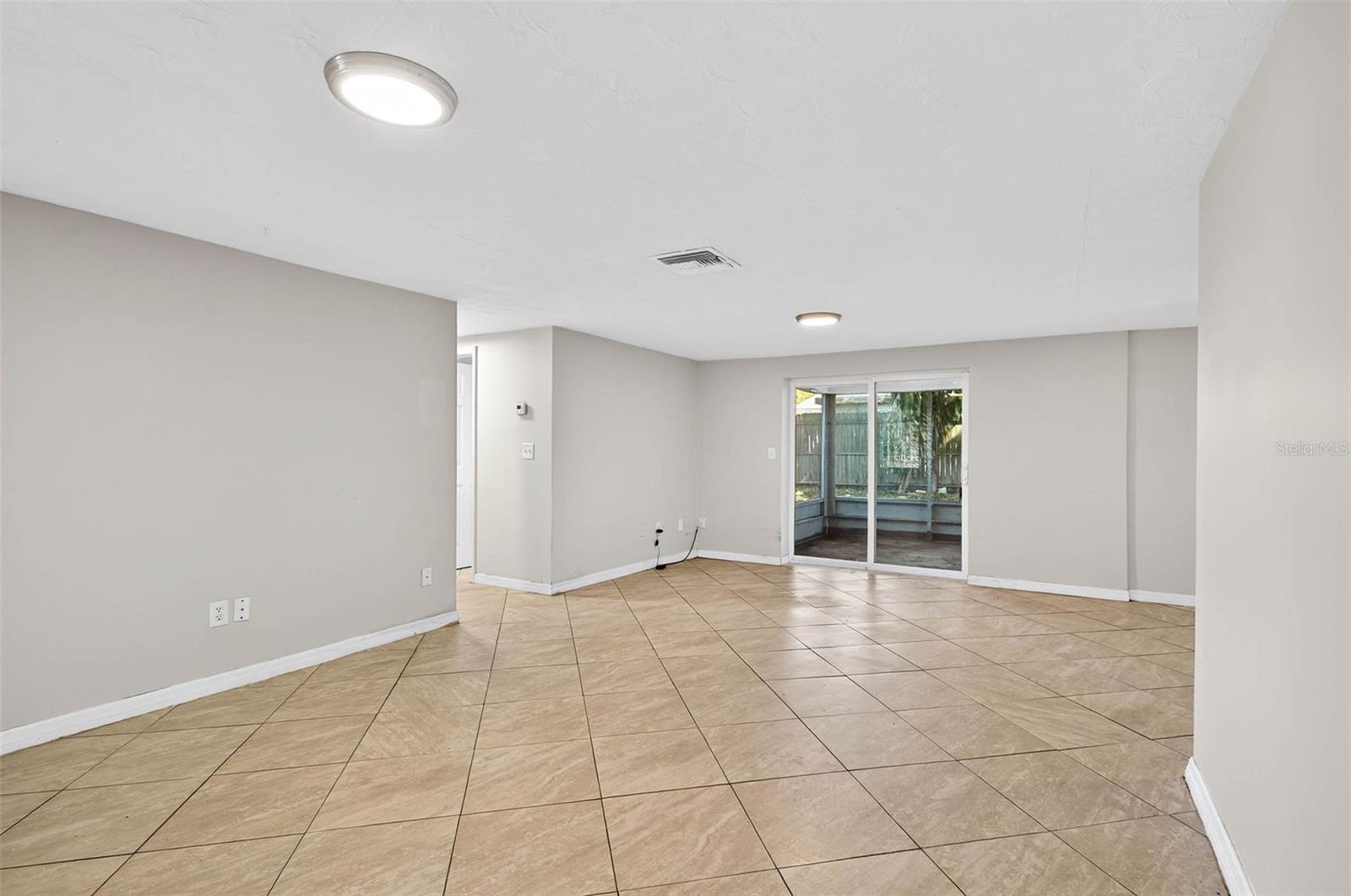 HOLIDAY GARDENS ESTATES - Residential Lease