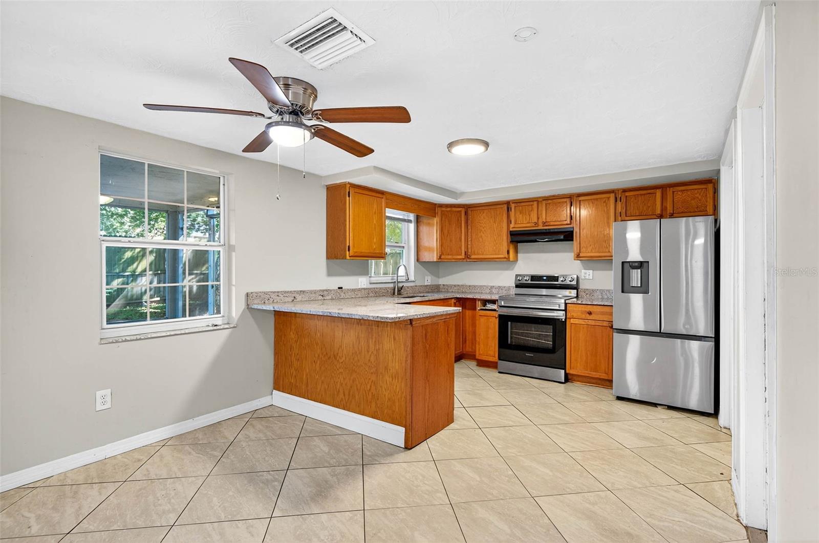 HOLIDAY GARDENS ESTATES - Residential Lease