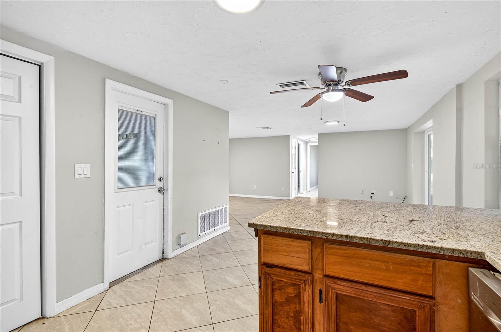 HOLIDAY GARDENS ESTATES - Residential Lease