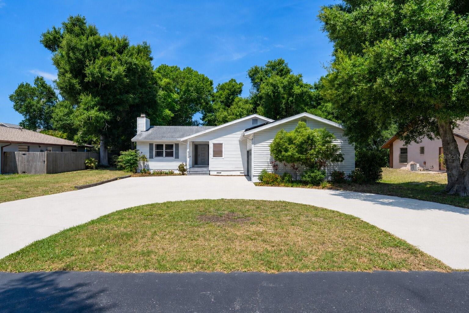 4424 MEADOW CREEK CIRCLE, SARASOTA, FL, 34233 2 4424 MEADOW CREEK CIRCLE