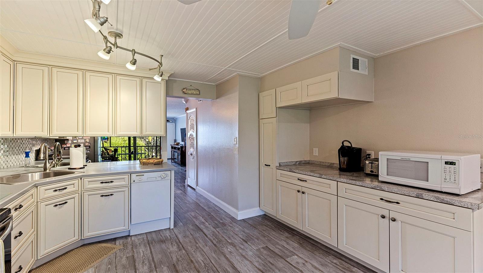 WINSTON PARK NORTHEAST - Residential