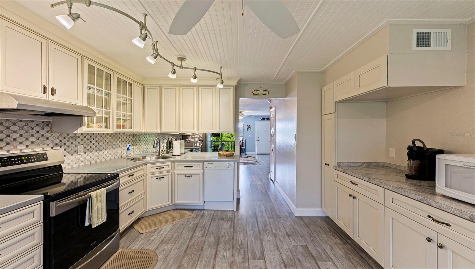 WINSTON PARK NORTHEAST - Residential