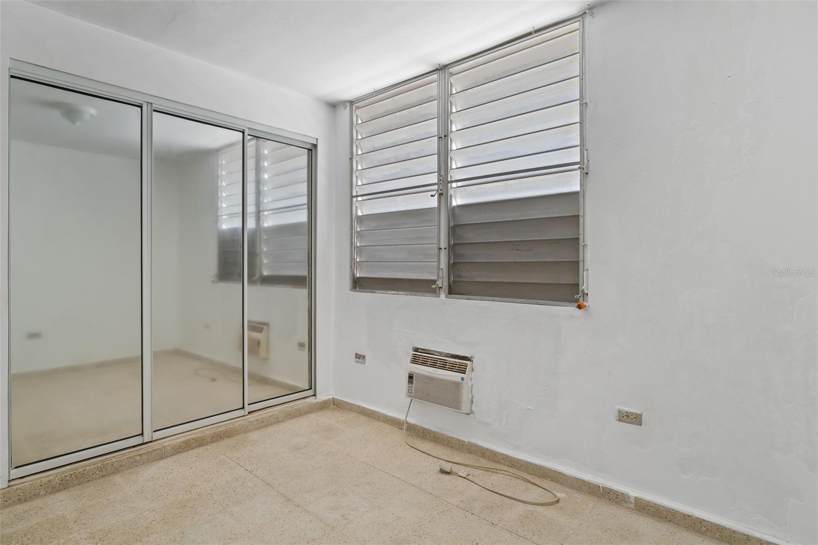 OCEAN PARK - Residential Income