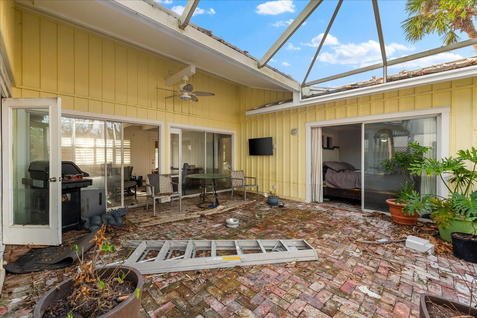 5019 COMMONWEALTH DRIVE