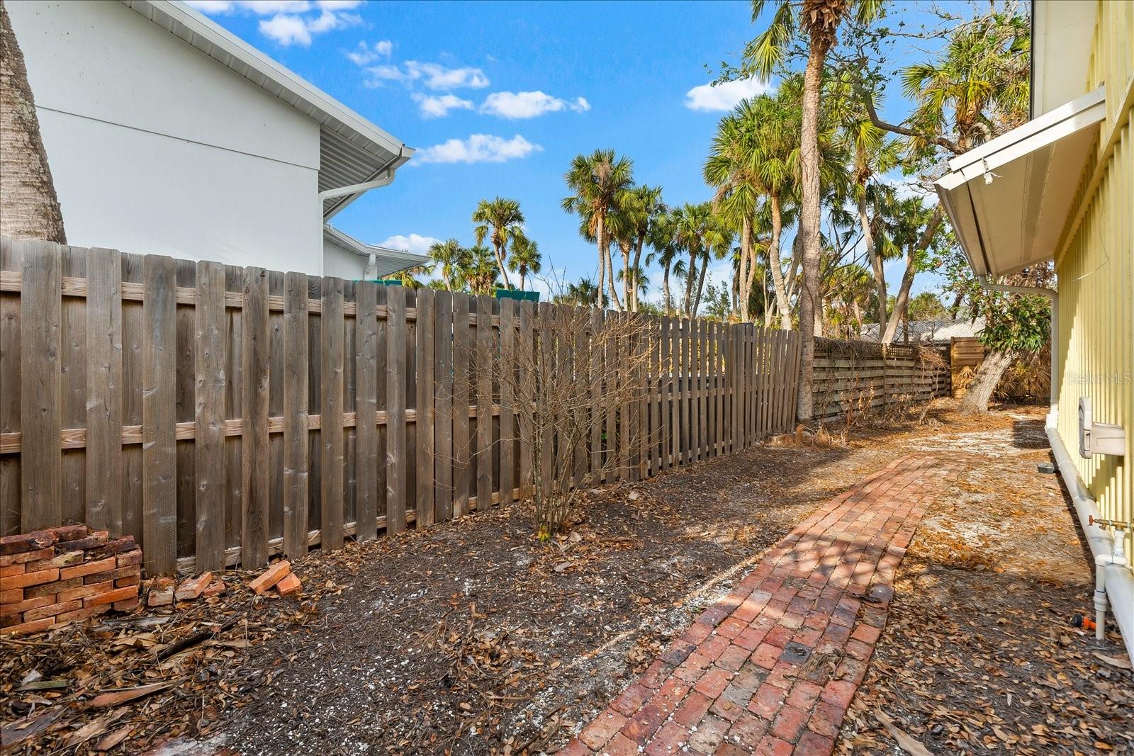 SIESTA BEACH - Residential