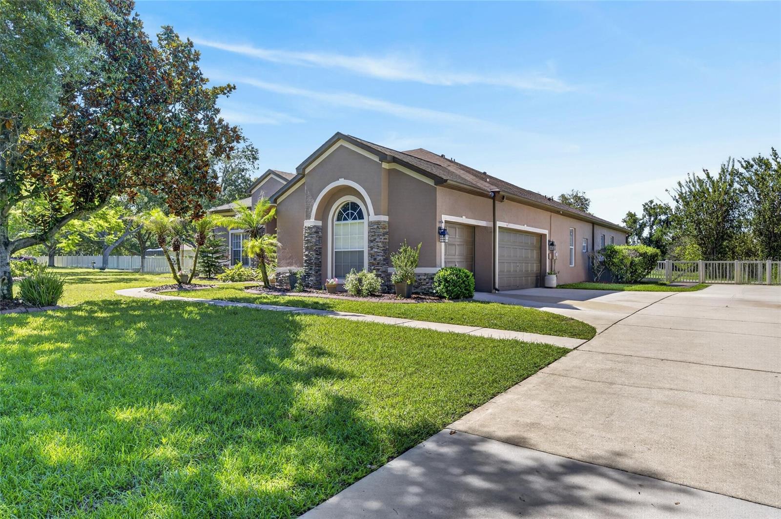 209 FOREST BREEZE AVENUE