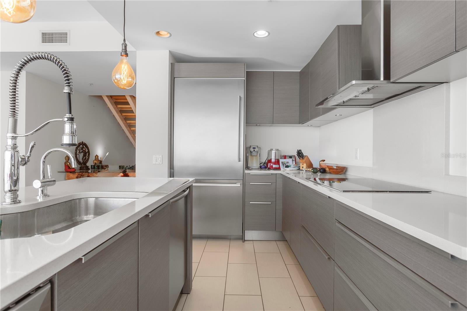 SIGNATURE PLACE CONDO - Residential