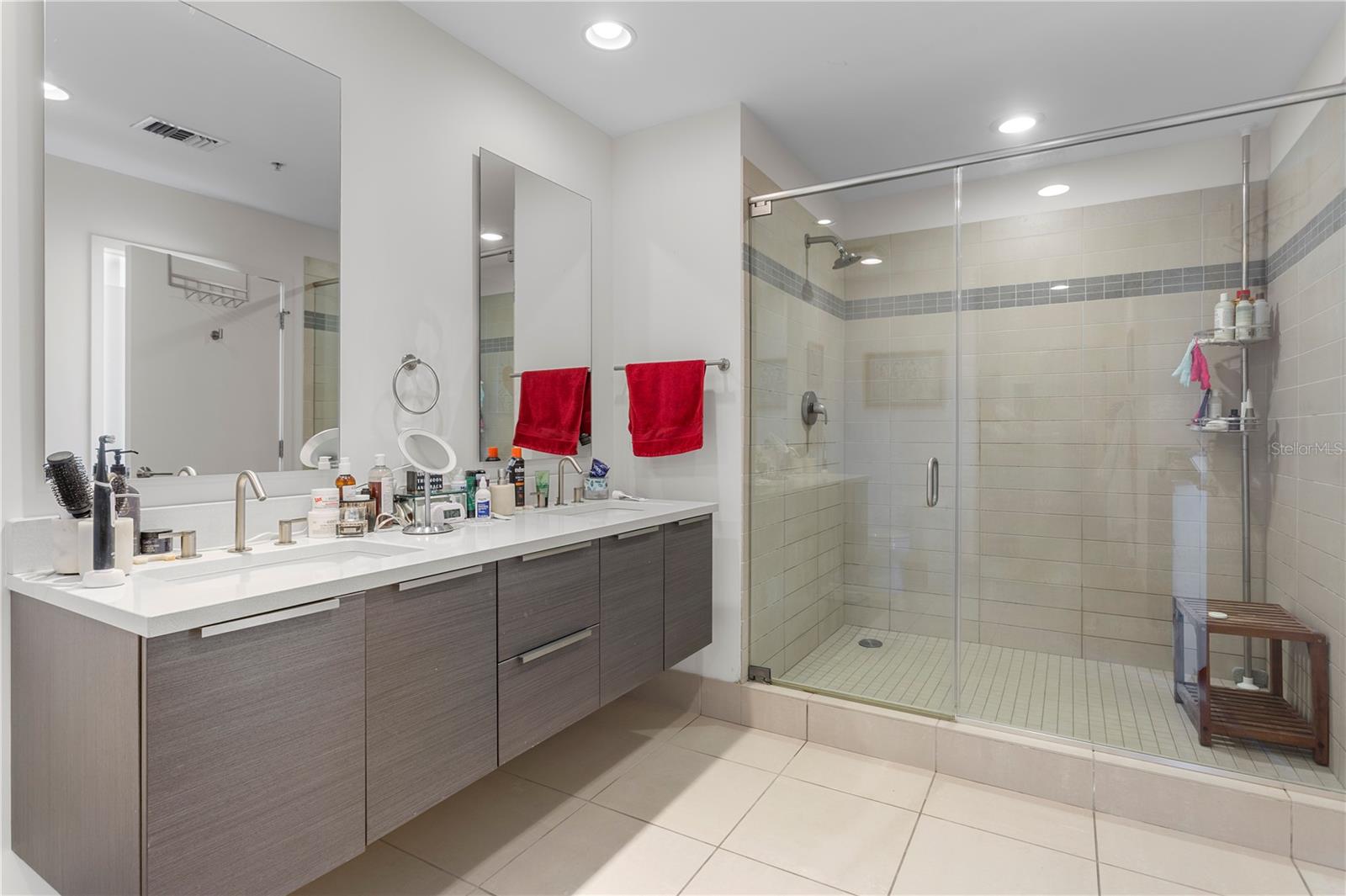 SIGNATURE PLACE CONDO - Residential