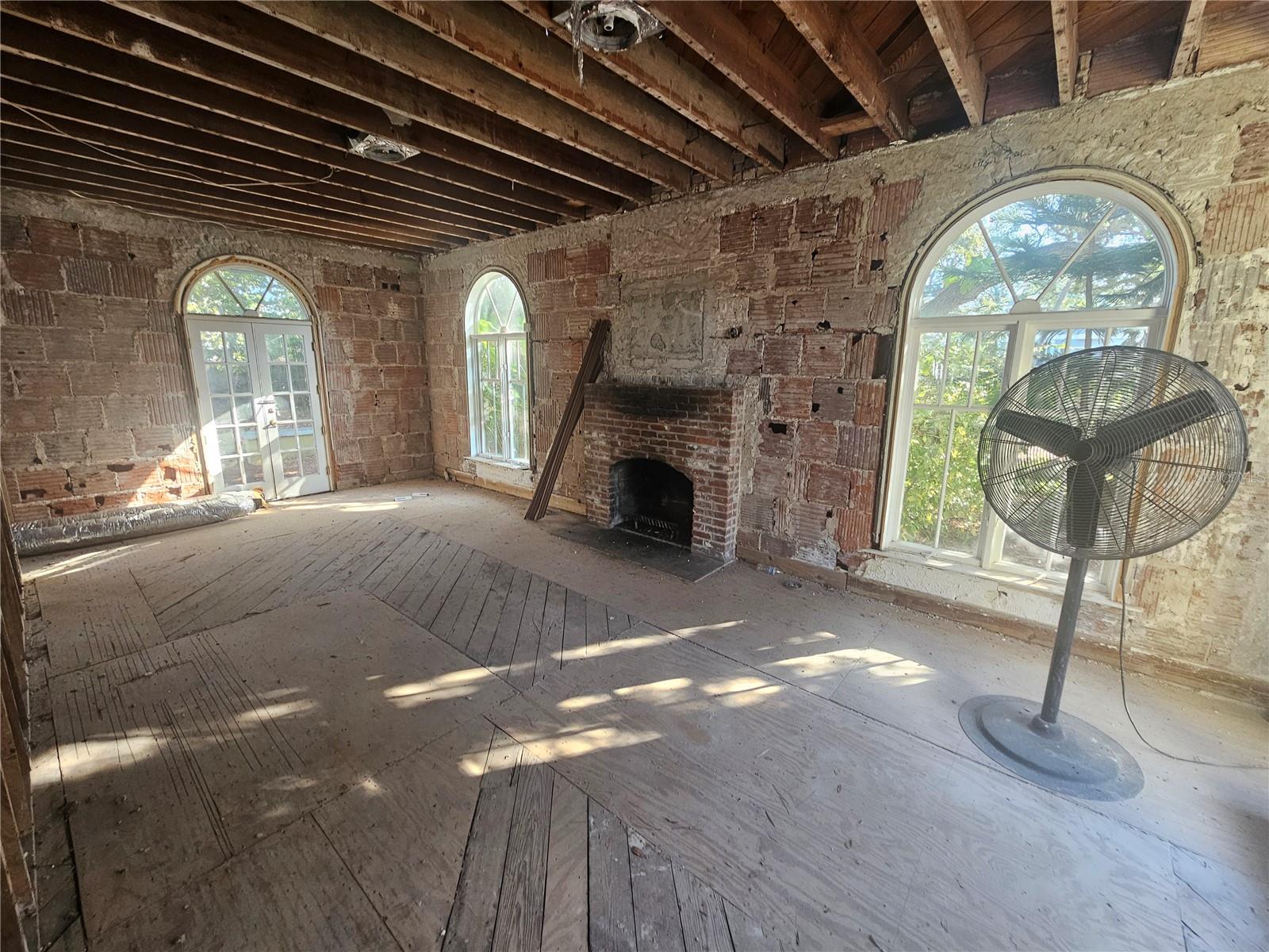 TAMPANIA - Residential