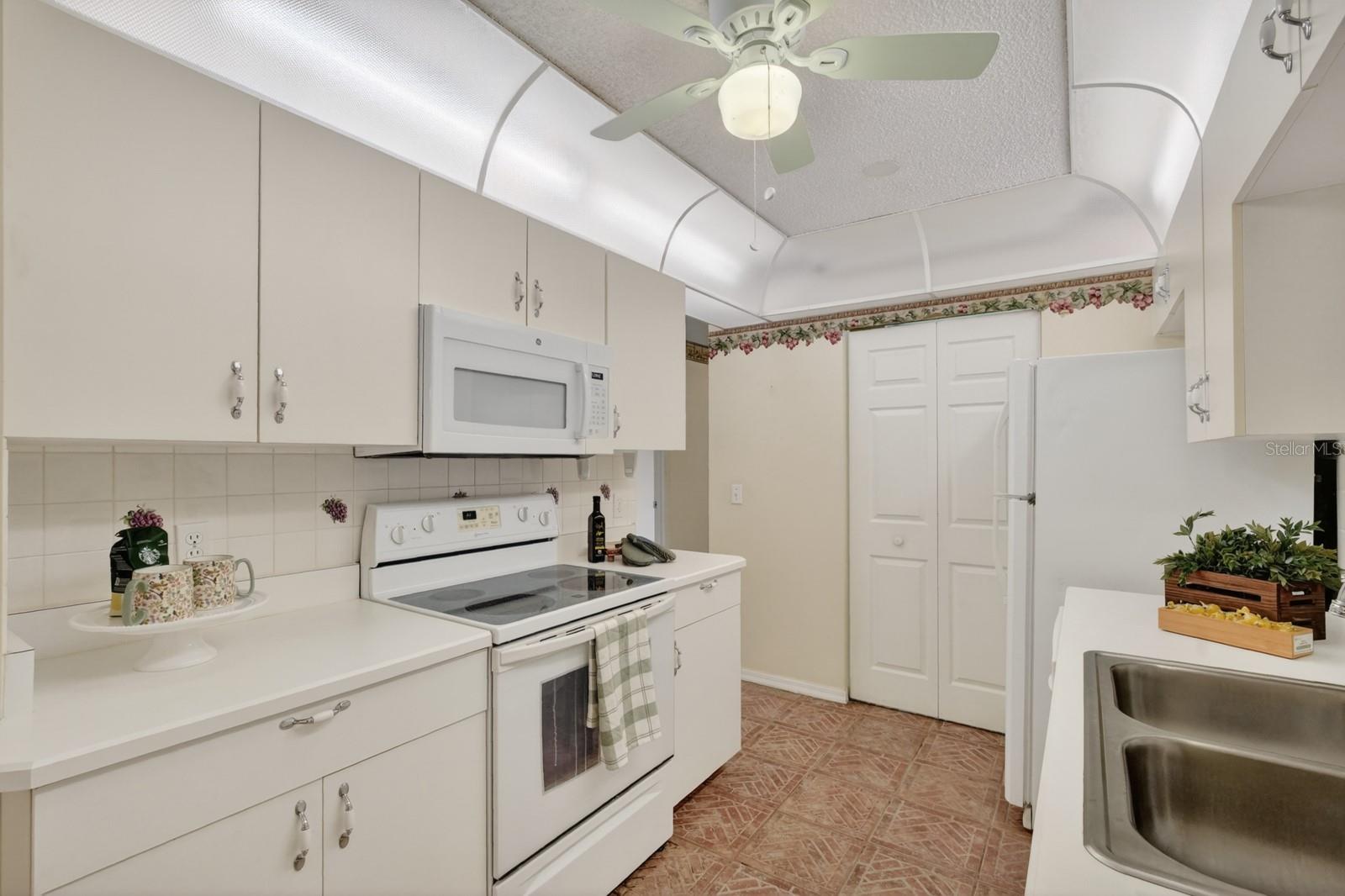 INDIGO PINES CONDO PH 01-06 - Residential