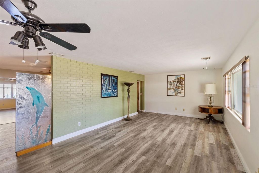 Photo of 820 3rd Avenue SW, Largo, FL 33770 (MLS # O6387024)