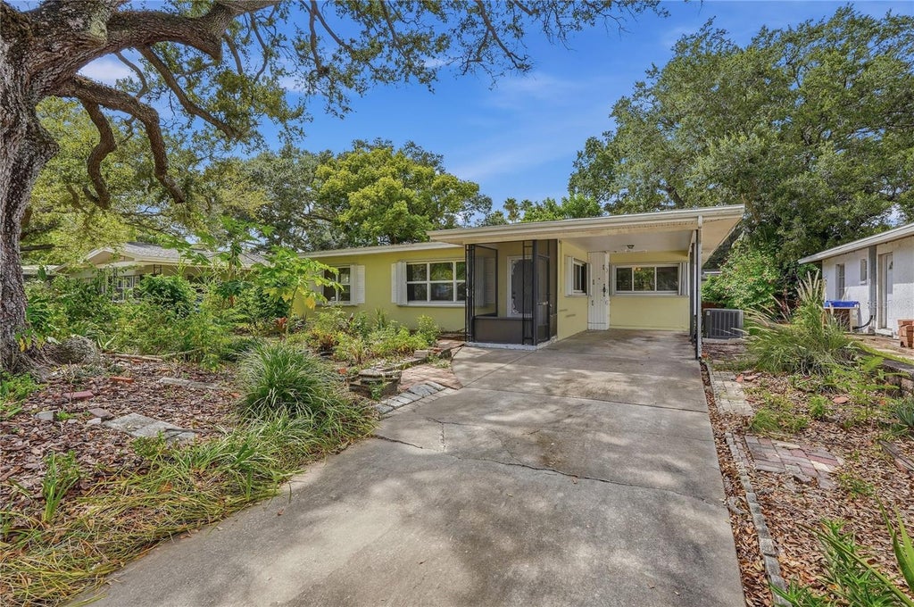 Photo of 1632 San Mateo Drive, Dunedin, FL 34698 (MLS # W7889713)