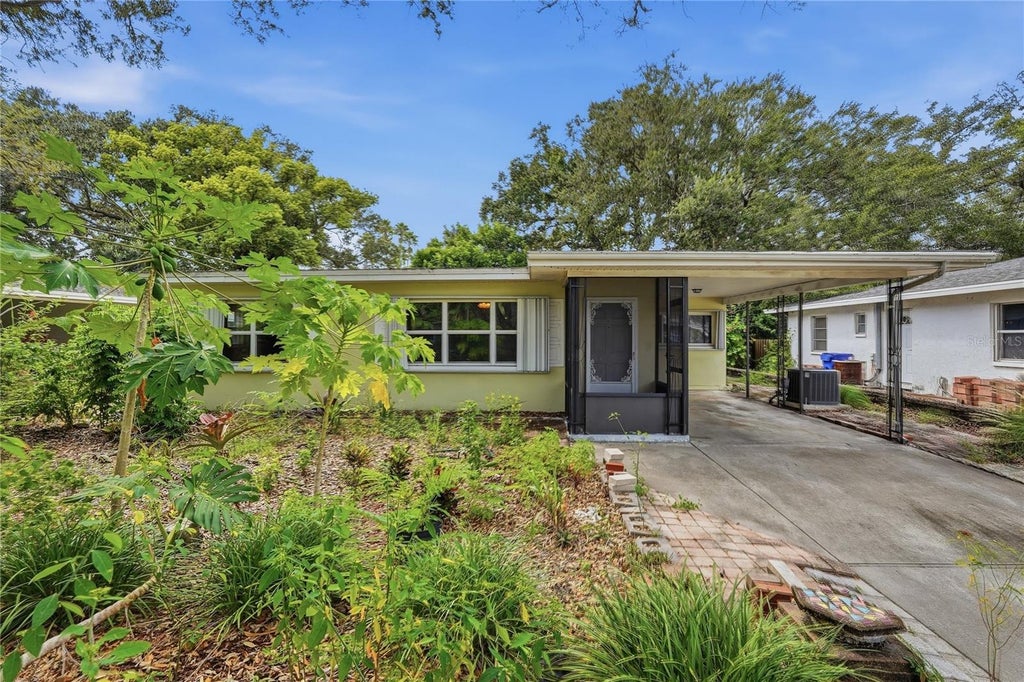 Photo of 1632 San Mateo Drive, Dunedin, FL 34698 (MLS # W7889713)