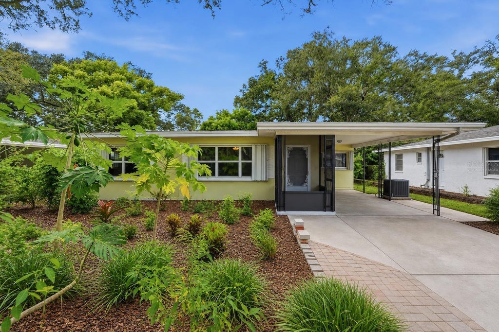 Photo of 1632 San Mateo Drive, Dunedin, FL 34698 (MLS # W7889713)