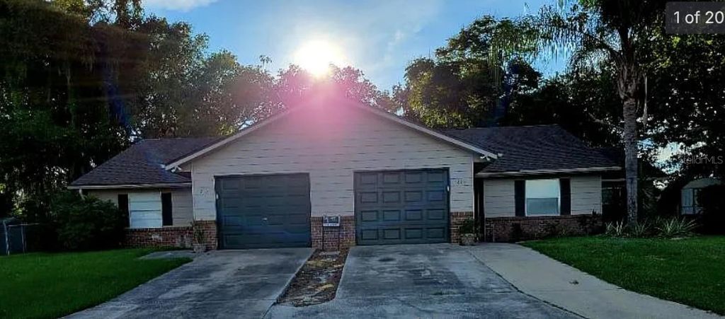 Photo of 215 Fernwood Street, Leesburg, FL 34748 (MLS # G5109330)