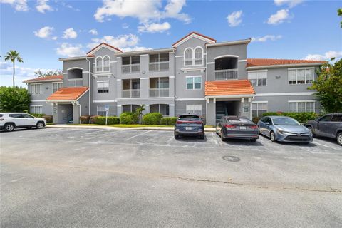 Photo of 18001 Richmond Place Drive #613, Tampa, FL 33647 (MLS # TB8403100)