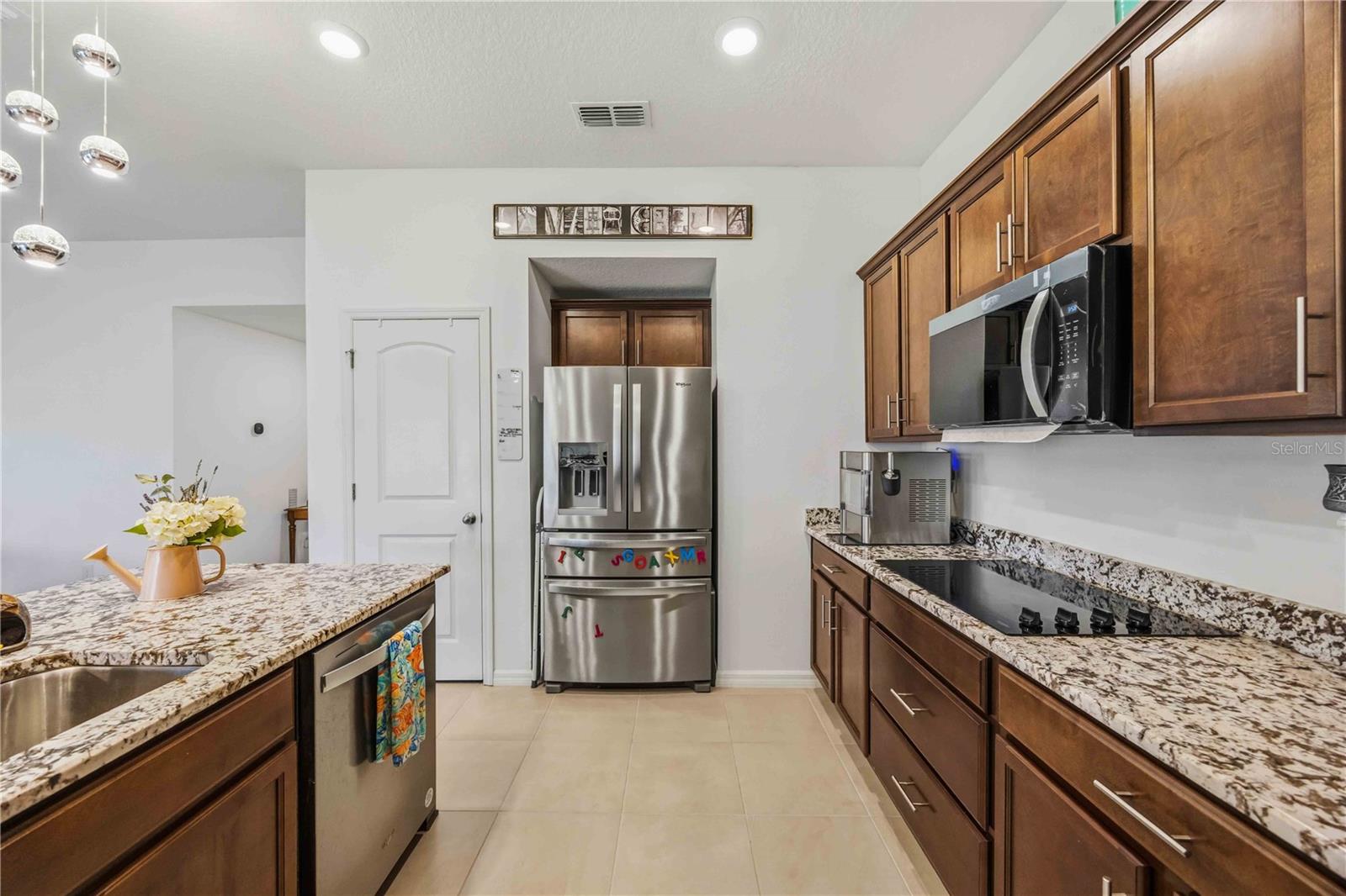 GRADY POINTE - Residential