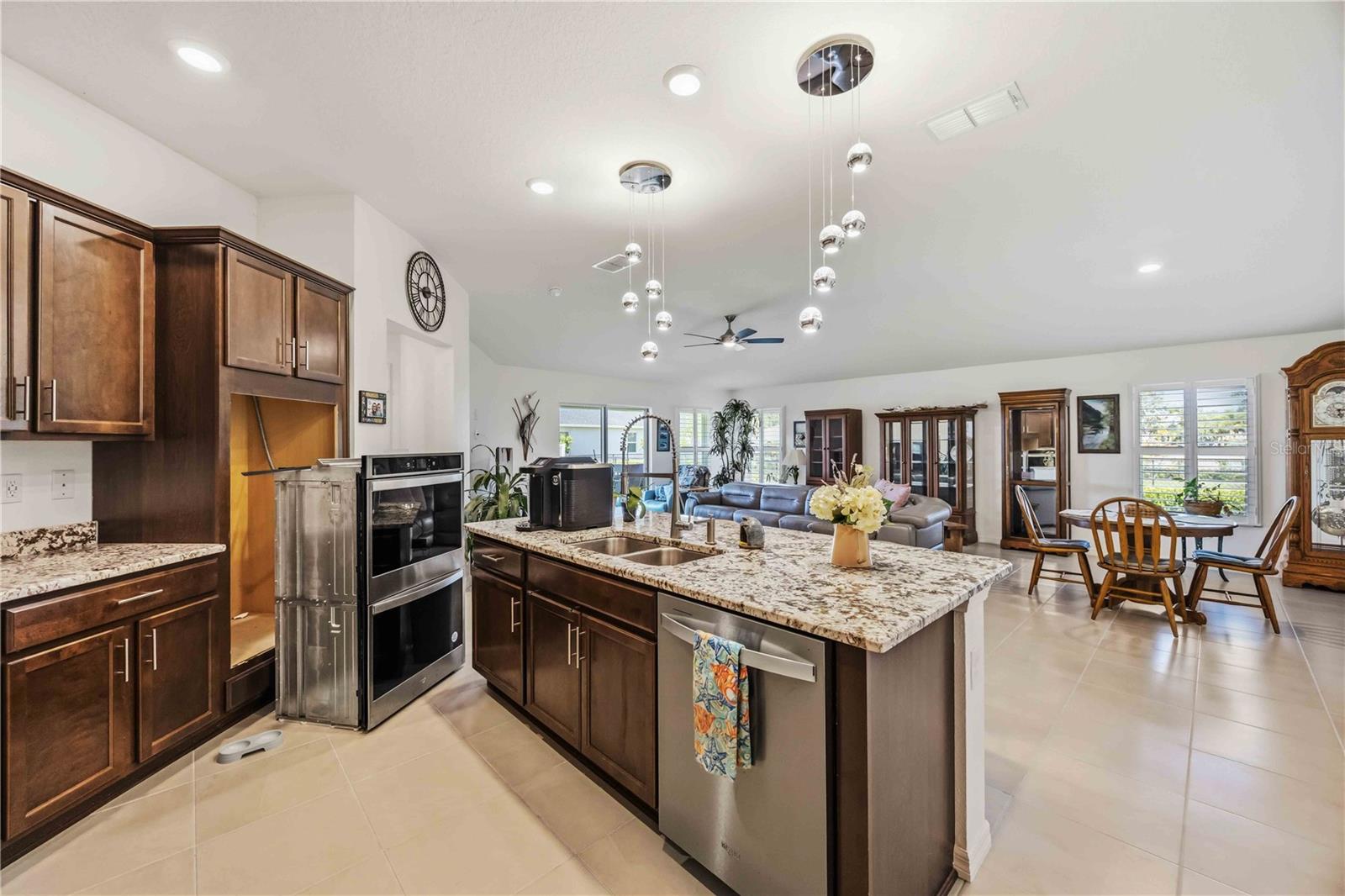GRADY POINTE - Residential