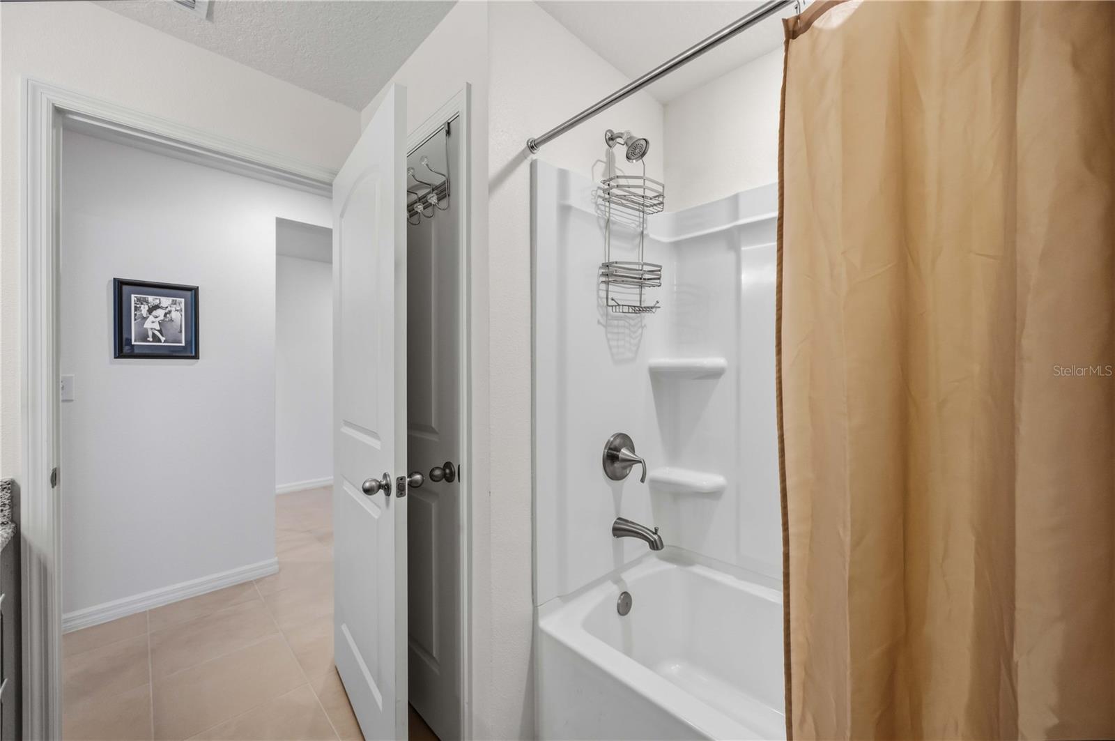 GRADY POINTE - Residential