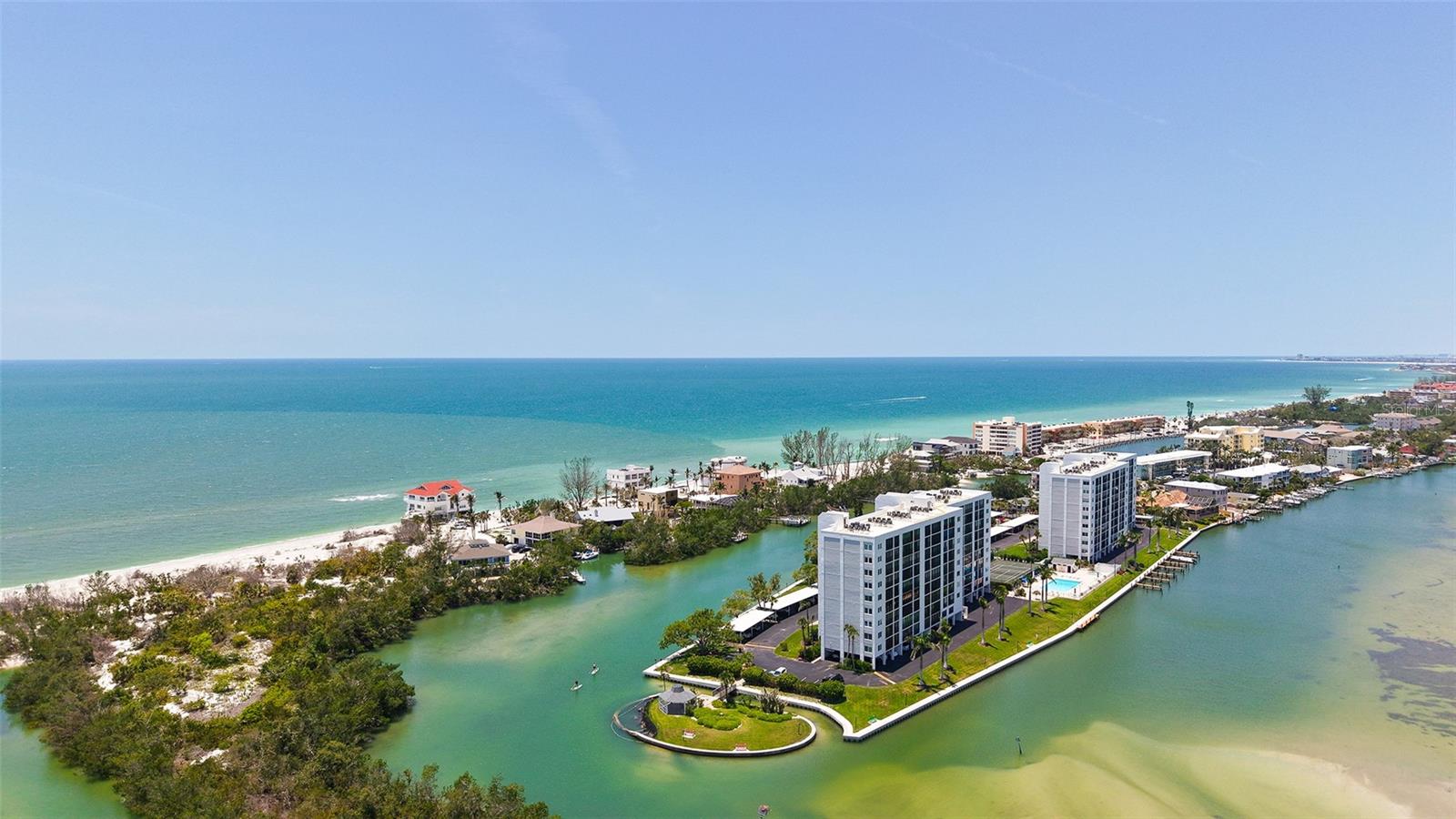 POINTE ON MIDNIGHT PASS - Residential