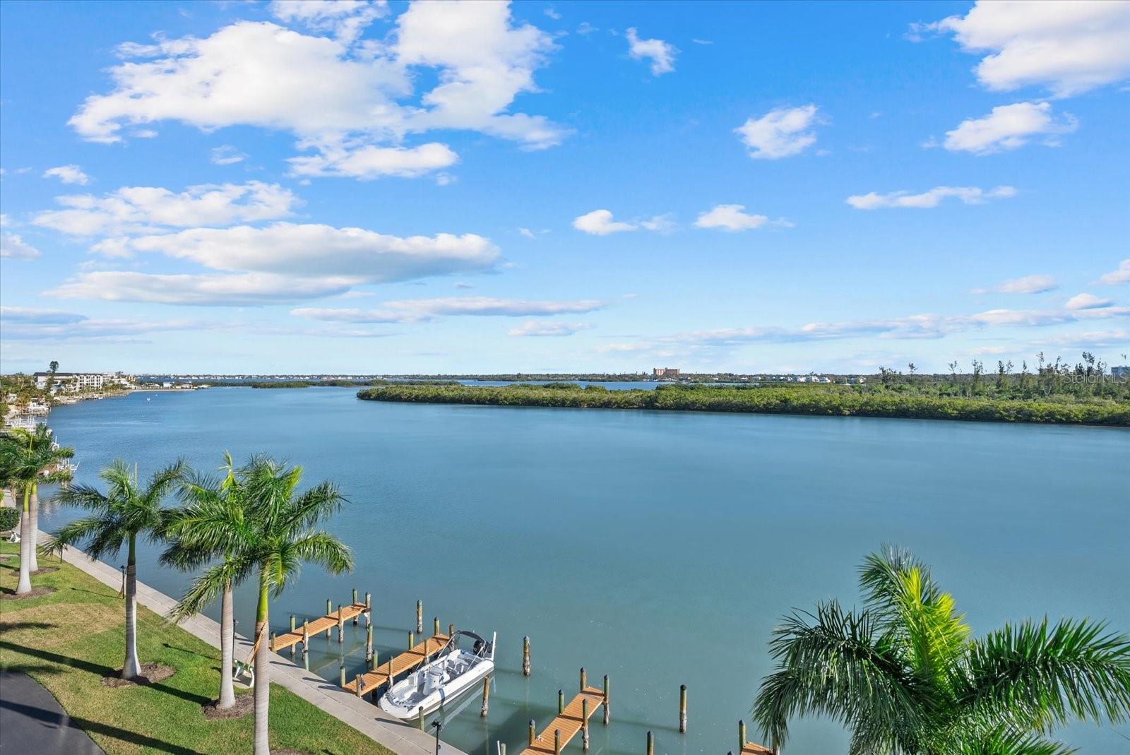 POINTE ON MIDNIGHT PASS - Residential