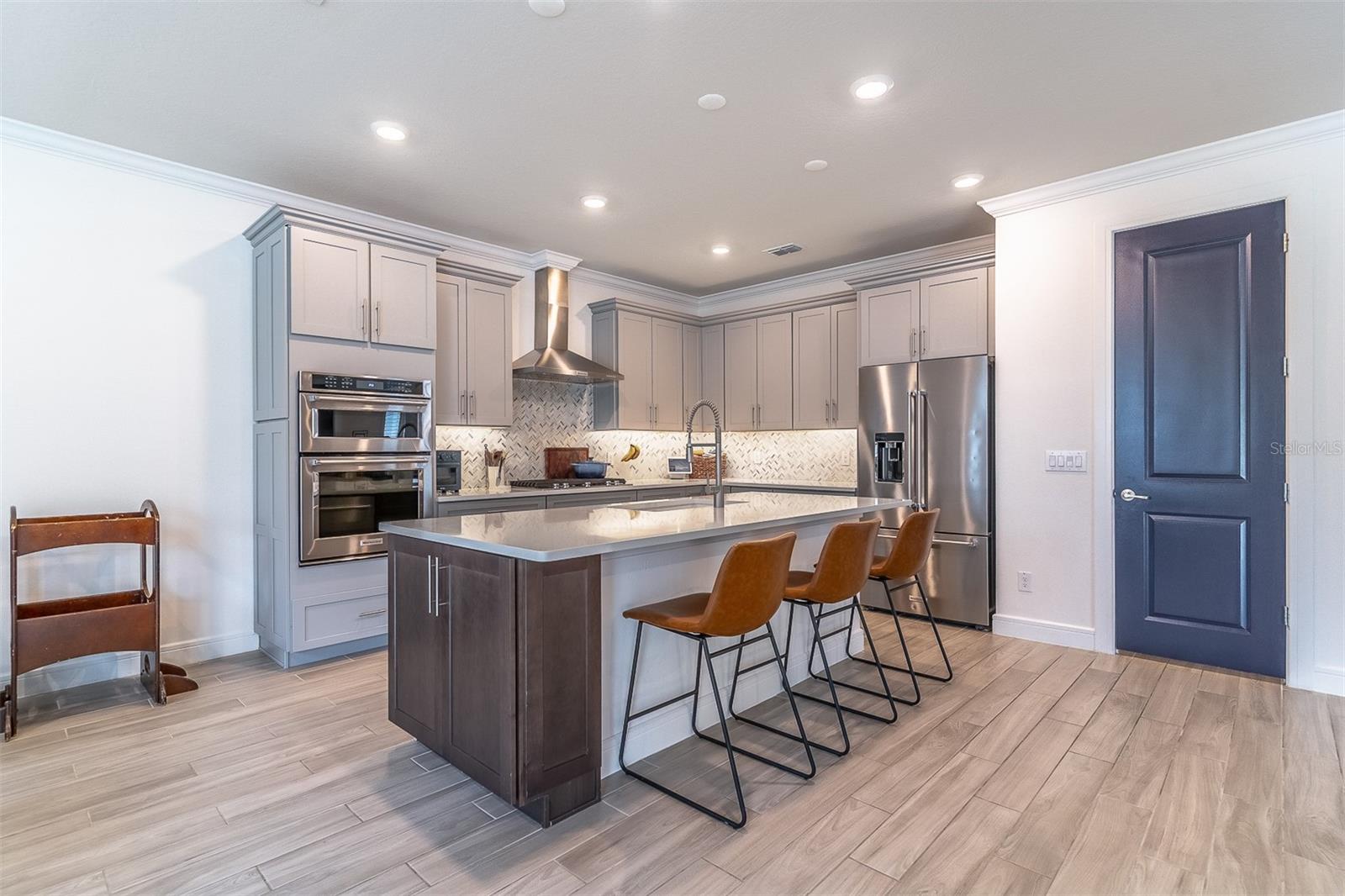 CHAPMAN PINES - Residential