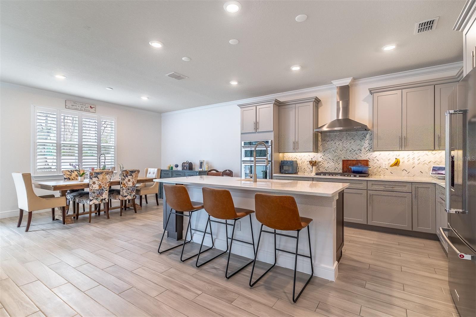 CHAPMAN PINES - Residential