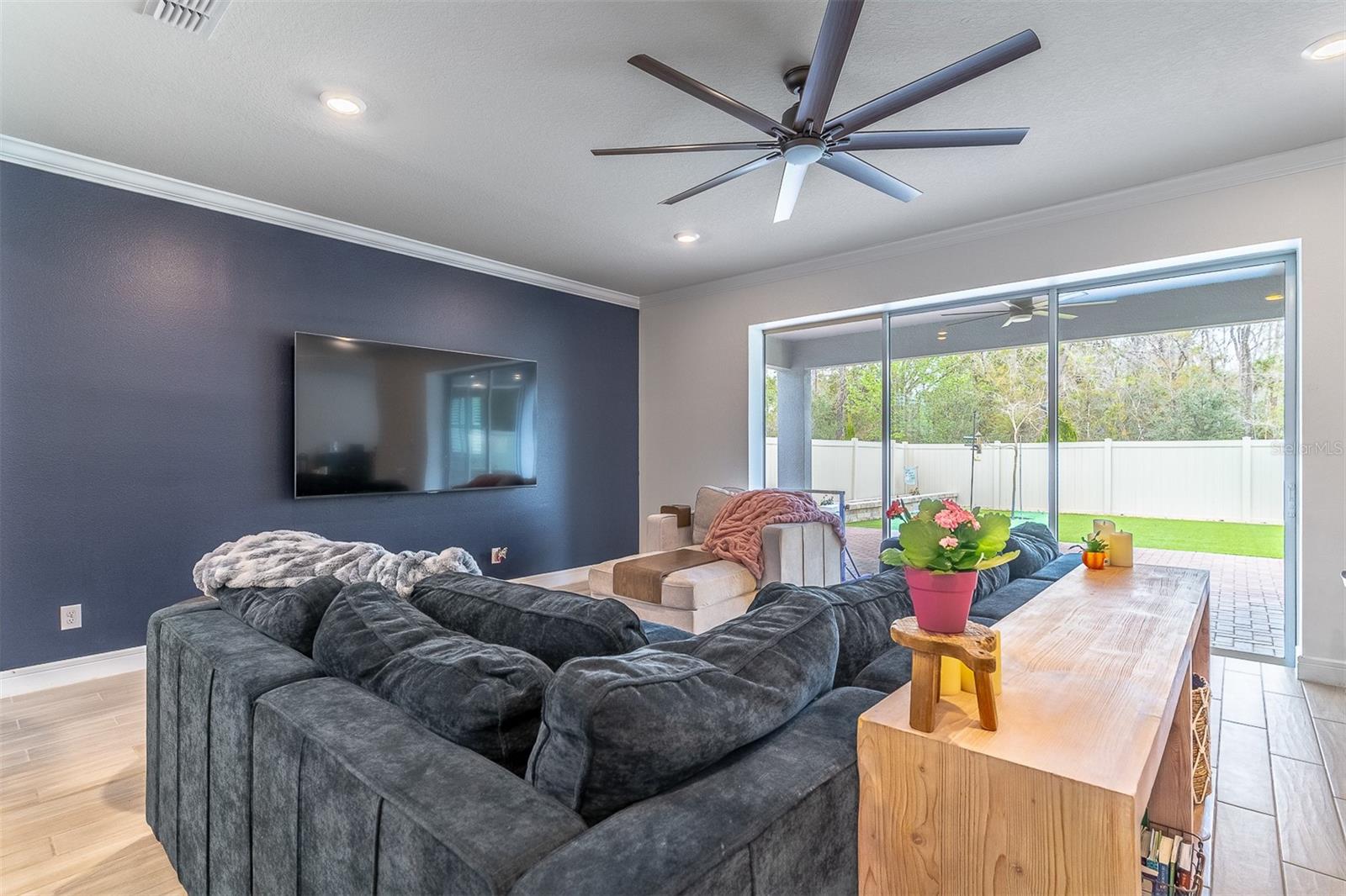 CHAPMAN PINES - Residential