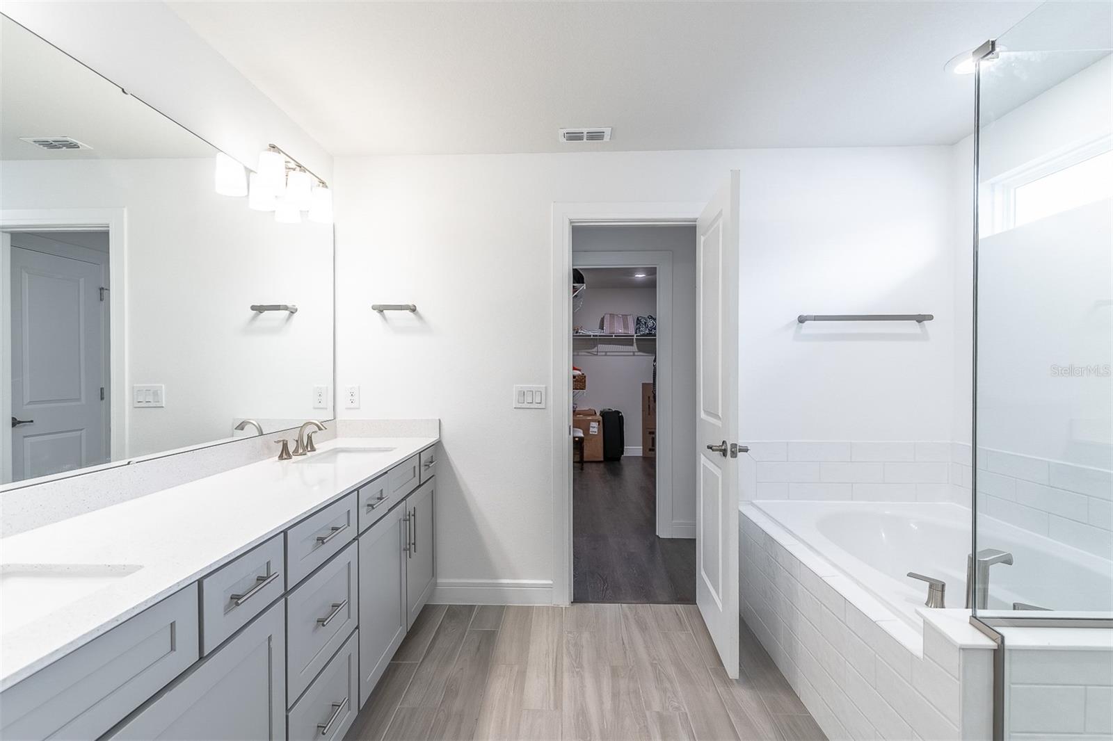 CHAPMAN PINES - Residential