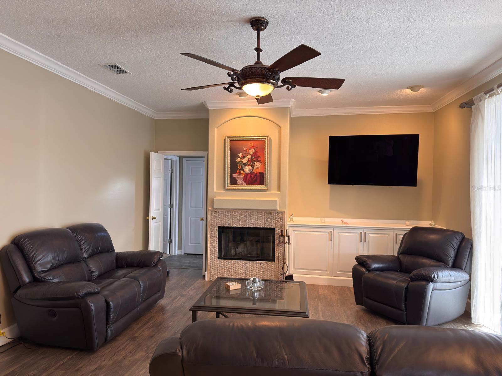 WOODBRIDGE LAKES UNIT 1 - Residential