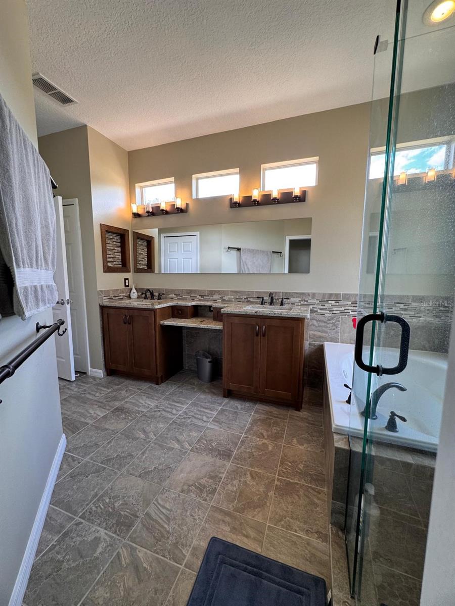 WOODBRIDGE LAKES UNIT 1 - Residential